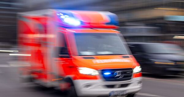 Krankenwagen im Einsatz Krankenwagen im Einsatz