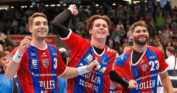 Reißt seine Teamkollegen mit: Nikola Vlahovic (links) mit Maxim Orlov (Mitte) und Marcus Norrbrink. Reißt seine Teamkollegen mit: Nikola Vlahovic (links) mit Maxim Orlov (Mitte) und Marcus Norrbrink.