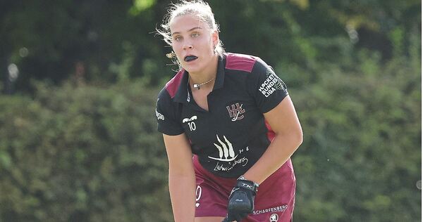 Lieber mit Hockeyschläger unterwegs als im Schwimmbecken: HCL-Kapitänin Tess Kraut. Lieber mit Hockeyschläger unterwegs als im Schwimmbecken: HCL-Kapitänin Tess Kraut.