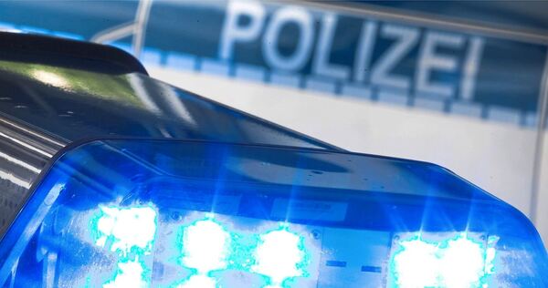 Die Polizei nimmt Hinweise entgegen. Die Polizei nimmt Hinweise entgegen.