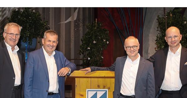 Drei bleiben in der Geschäftsführung, einer geht (von links): Horst Köhler, Karl Köhler, Thomas Richter, Tobias Röck. Drei bleiben in der Geschäftsführung, einer geht (von links): Horst Köhler, Karl Köhler, Thomas Richter, Tobias Röck.