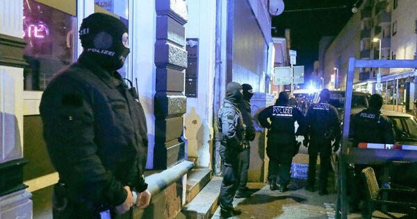 Polizei kontrolliert Restaurants und Spielhallen in Karlsruhe Polizei kontrolliert Restaurants und Spielhallen in Karlsruhe