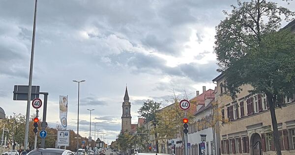 Sie leuchten wieder: die Ampeln an der B27 gen Süden. Sie leuchten wieder: die Ampeln an der B27 gen Süden.