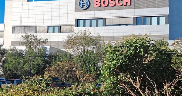 Nicht das einzige Bosch-Logo und -Gebäude in Feuerbach: Der Stuttgarter Stadtteil wird von dem Konzern geprägt. Viele Mitarbeite Nicht das einzige Bosch-Logo und -Gebäude in Feuerbach: Der Stuttgarter Stadtteil wird von dem Konzern geprägt. Viele Mitarbeiter aus dem Kreis Ludwigsburg arbeiten dort.